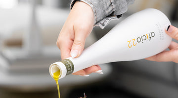 extra virgin olive oil that is sourced in California with opaque bottles that block out harmful light